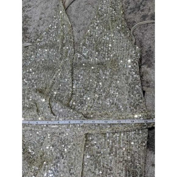 NWT Halston Women's Sequined Halter Formal Long Dress M (MSRP $425) - Picture 8 of 9